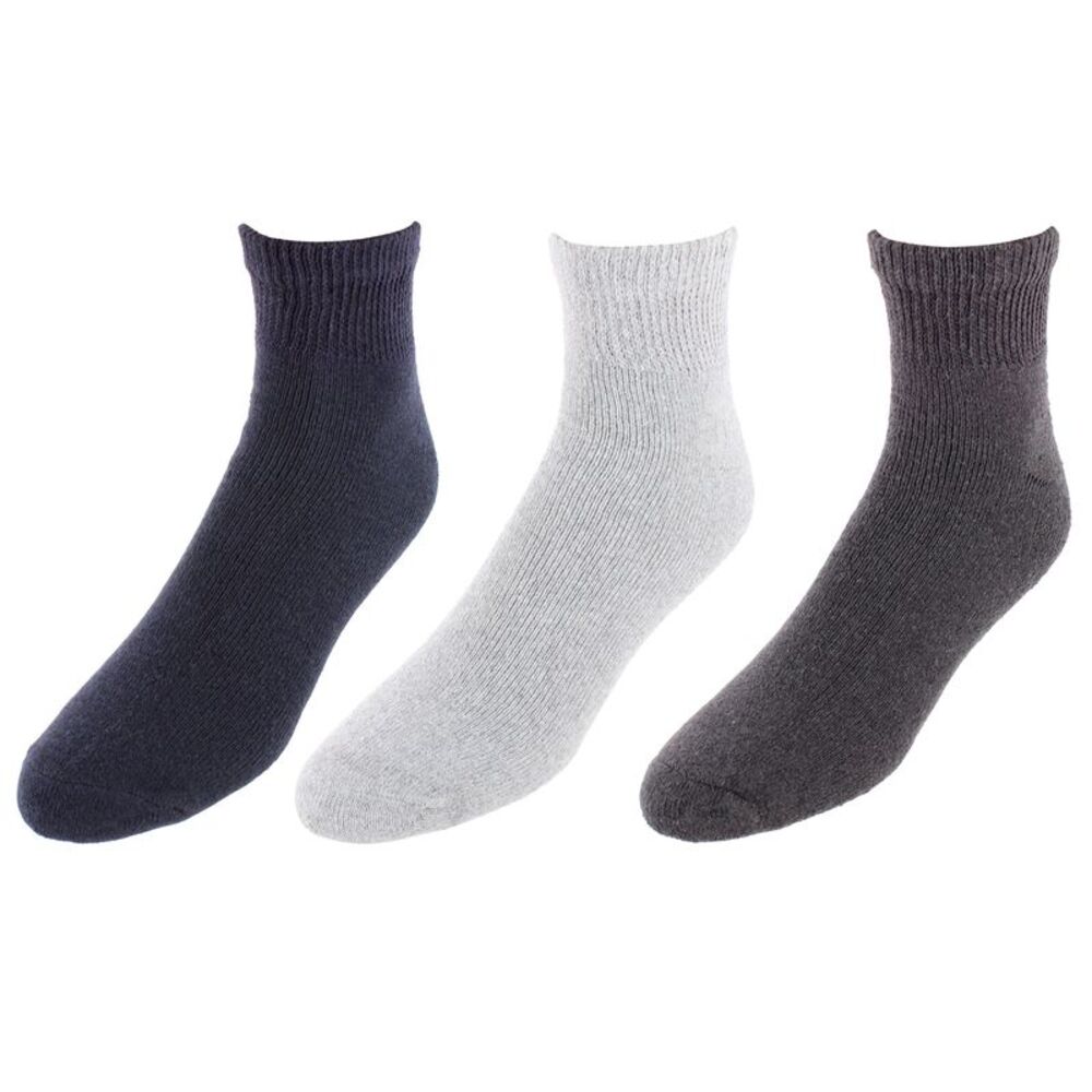 CTM Men's Assorted Colors Diabetic Ankle Socks (3 Pairs)